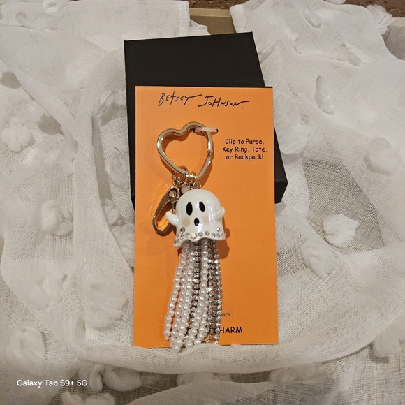 BETSEY JOHNSON PEARL GHOST ACCESSORIE - Picture 2 of 3
